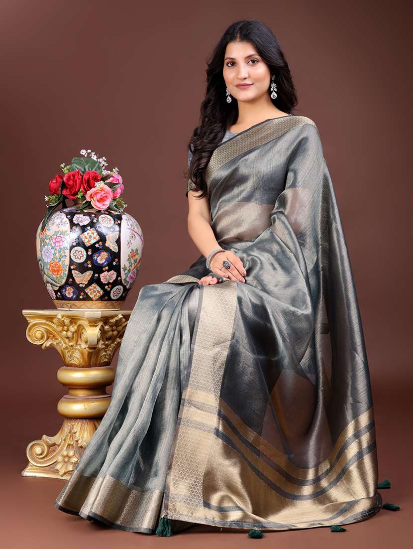 women solid with bordered saree with blouse - 21969154 -  Standard Image - 2