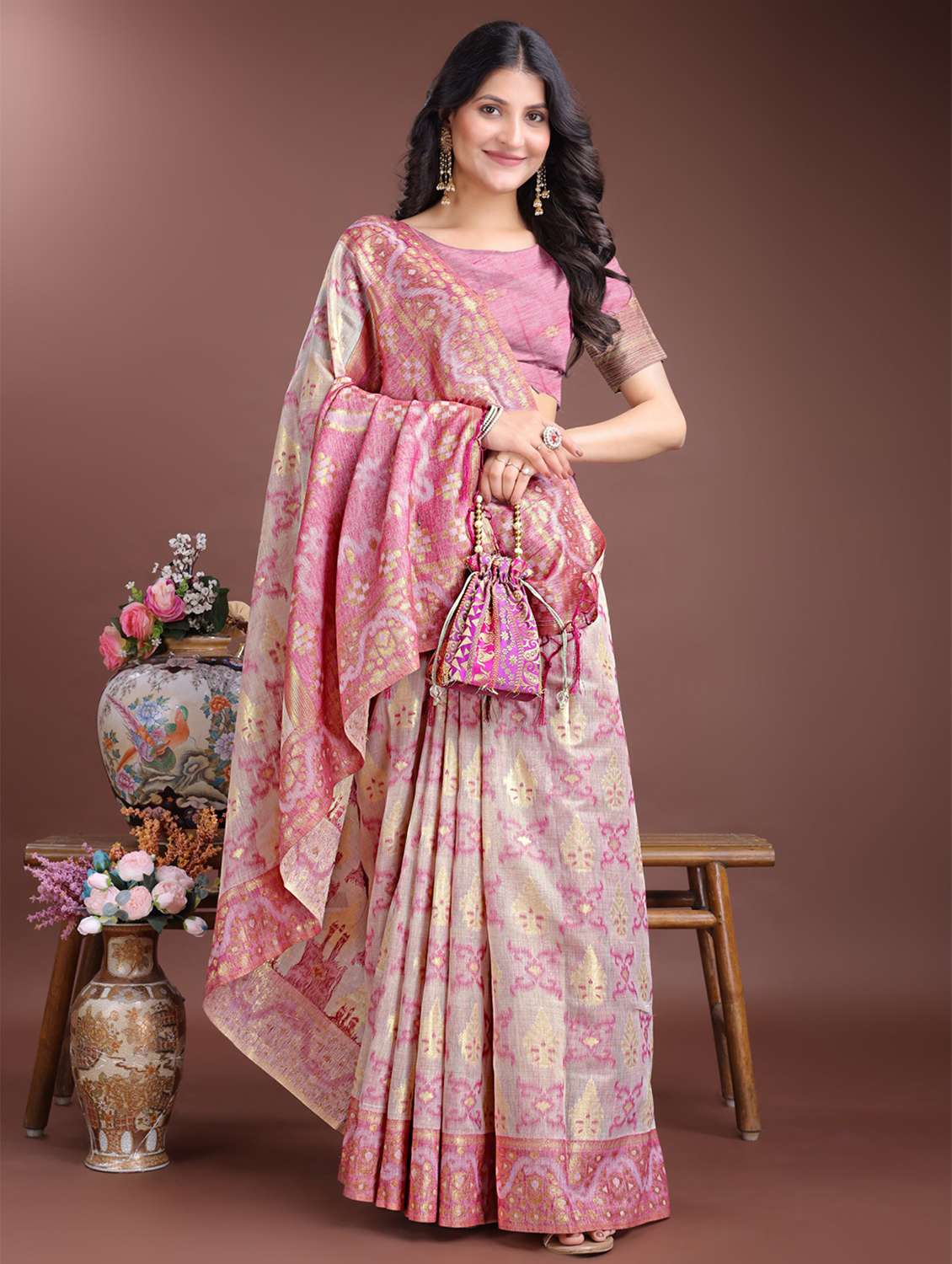 women self design bordered saree with blouse - 21969200 -  Standard Image - 2