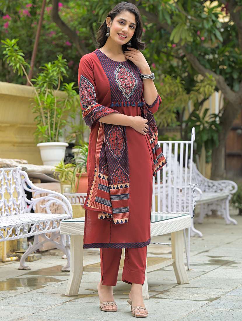 women three quarter sleeve kurta pant with dupatta set - 21969207 -  Standard Image - 2