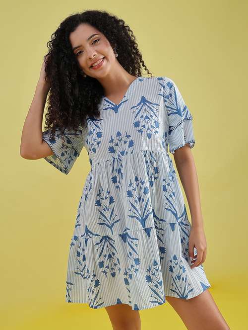 women printed short sleeve tiered dress - 21969603 - Standard Image - 0