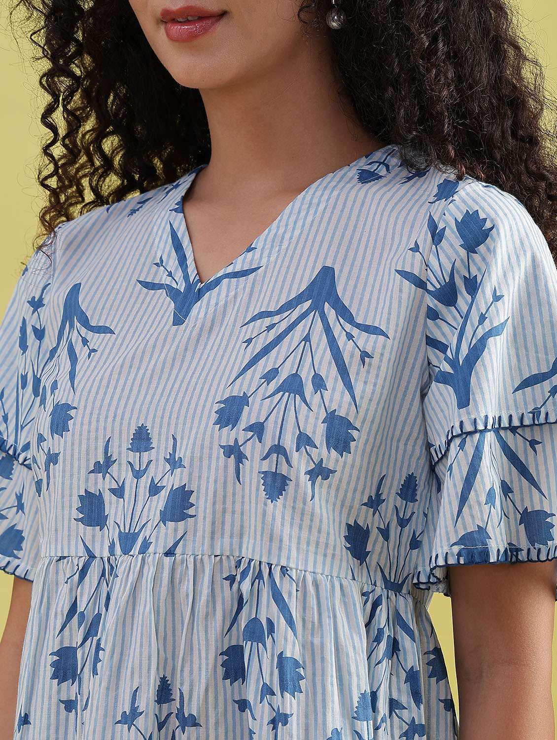 women printed short sleeve tiered dress - 21969603 - Standard Image - 2