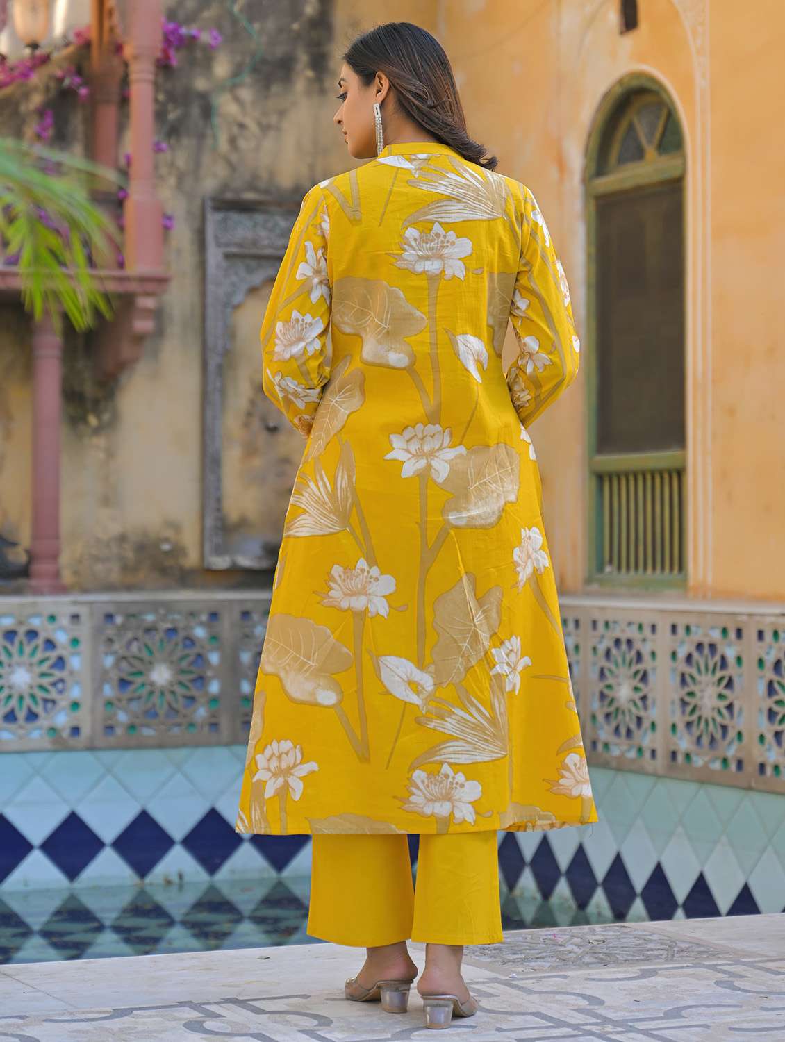 women floral three quarter sleeve kurta pant set - 21969670 - Standard Image - 2