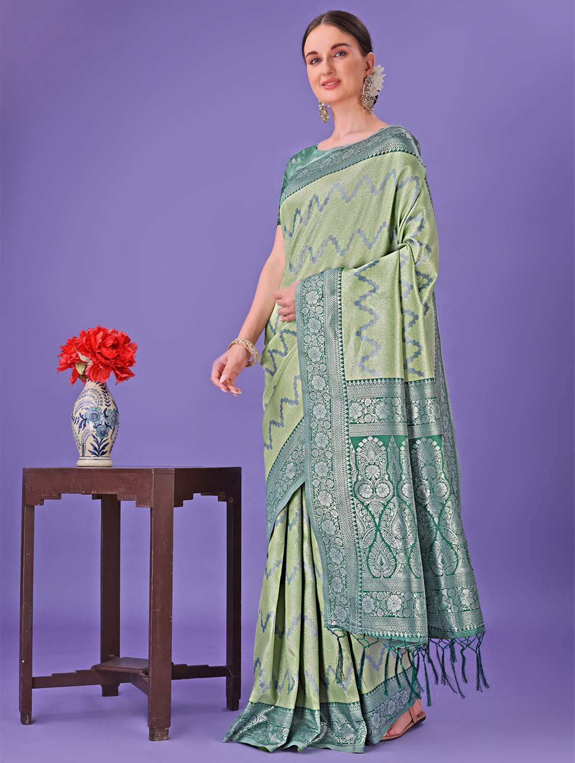 women self design banarasi saree with blouse - 21969850 -  Standard Image - 2