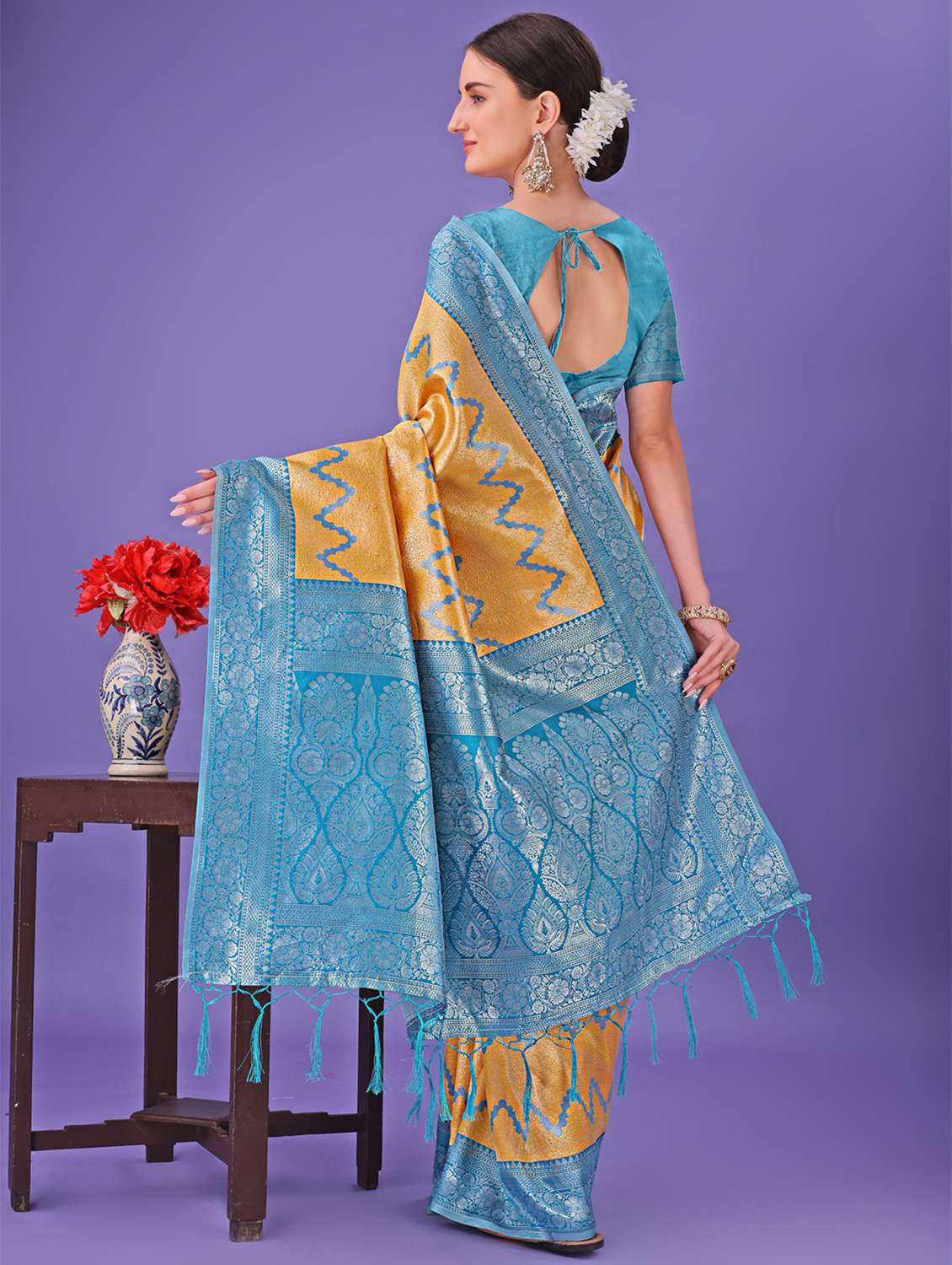 women self design banarasi saree with blouse - 21969851 -  Standard Image - 2