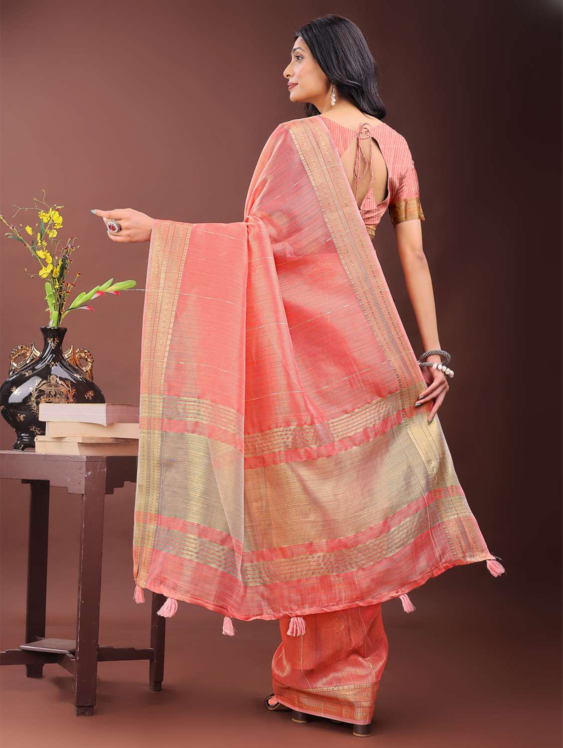 women self design bordered saree with blouse - 21969882 -  Standard Image - 2