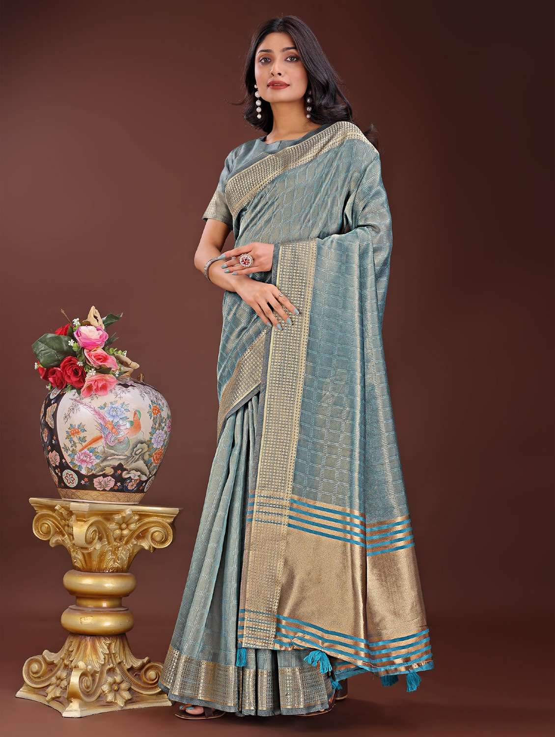 women checkered bordered saree with blouse - 21969884 -  Standard Image - 2
