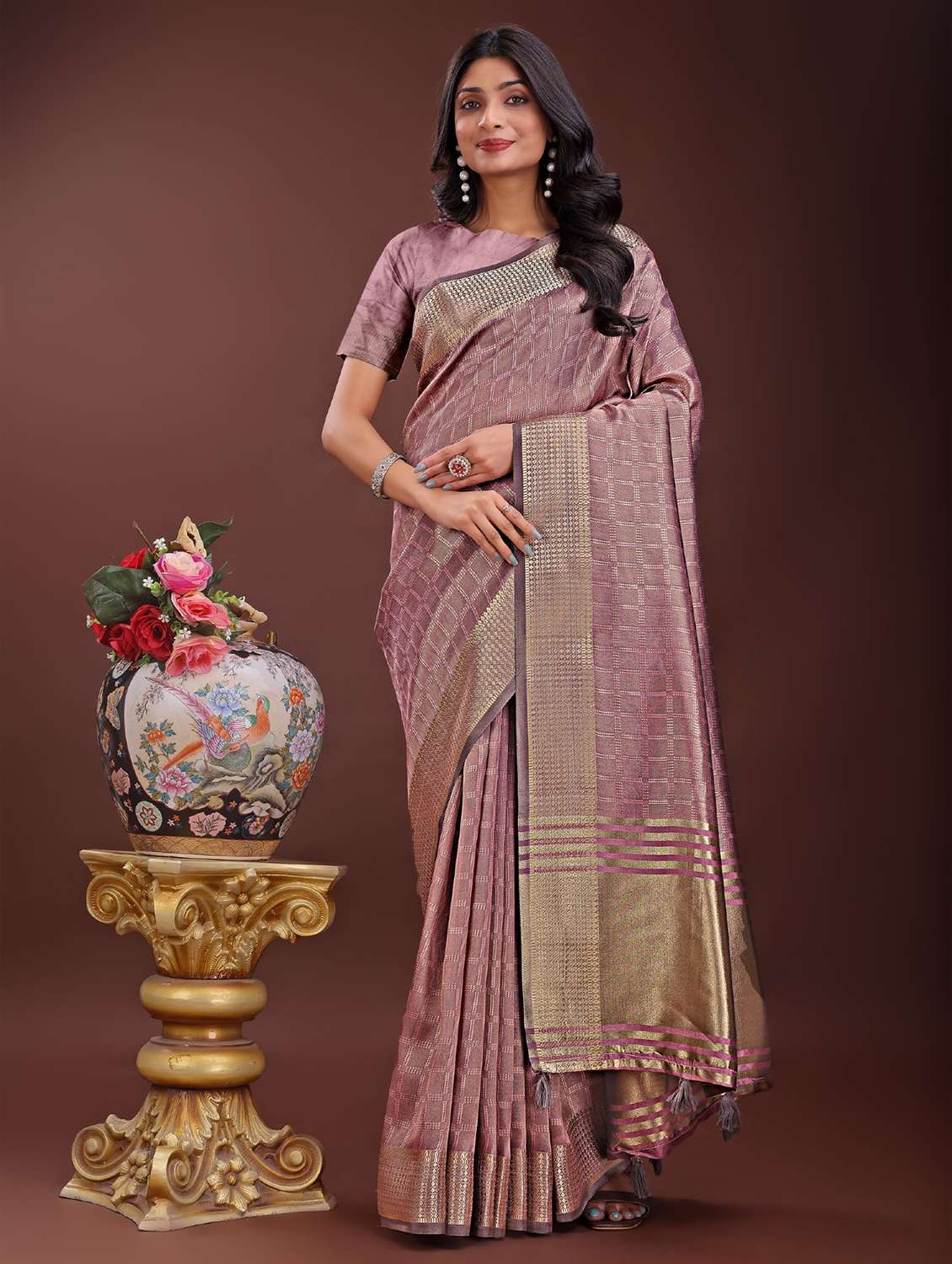 women checkered bordered saree with blouse