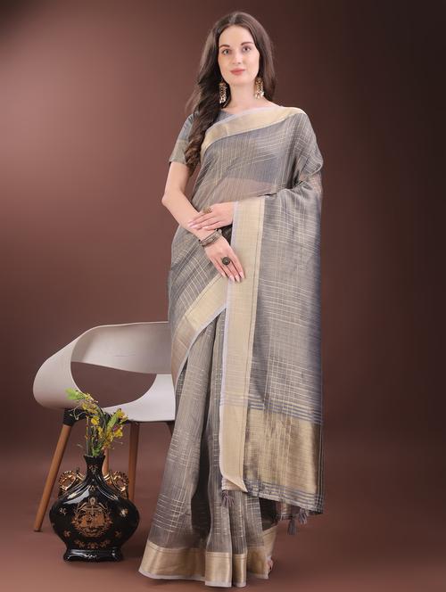 women solid with bordered saree with blouse - 21969902 - Standard Image - 0