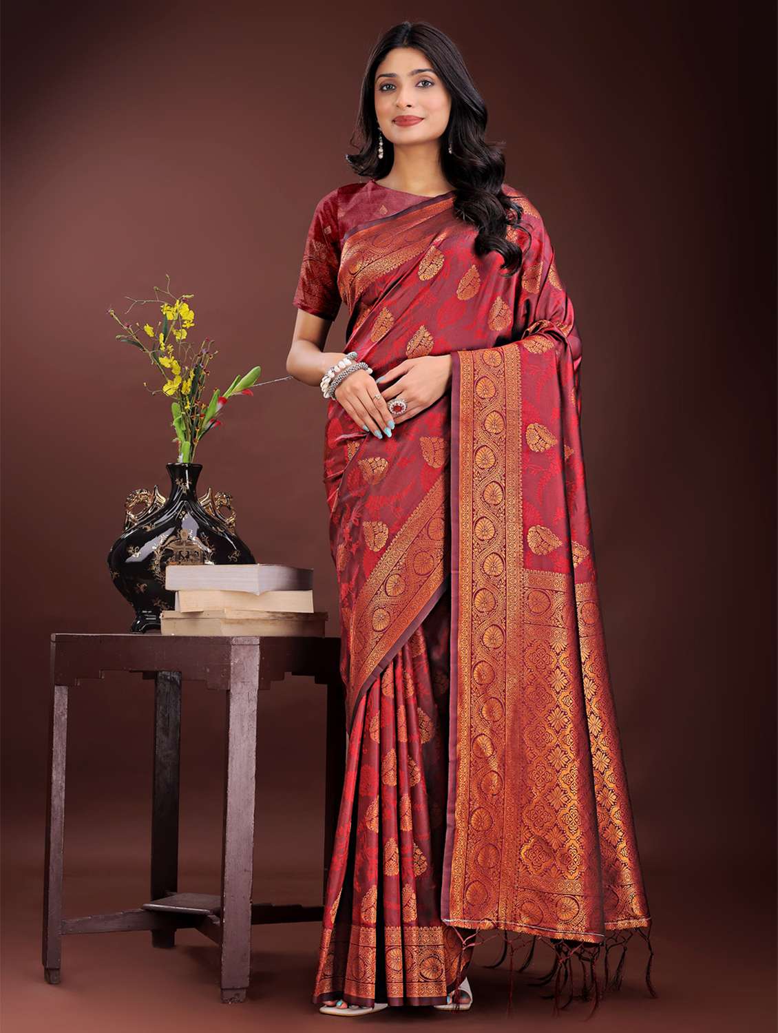 women self design banarasi saree with blouse
