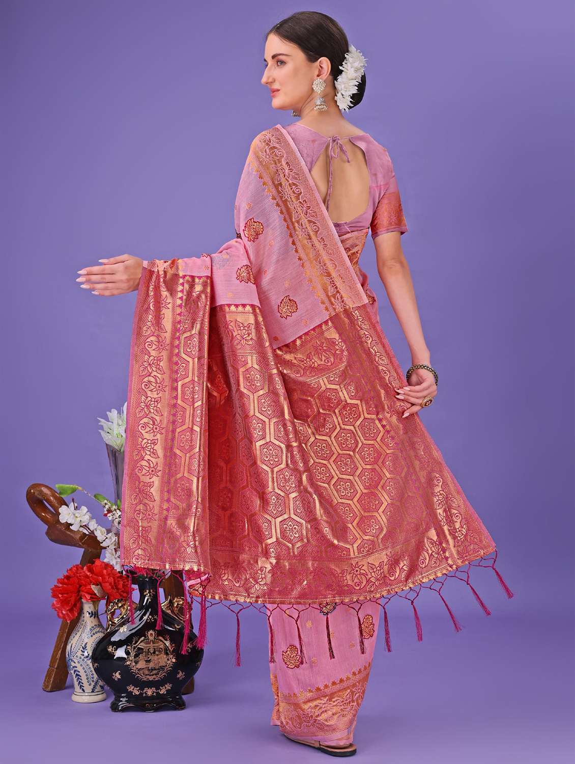 women self design bordered saree with blouse - 21969940 -  Standard Image - 2