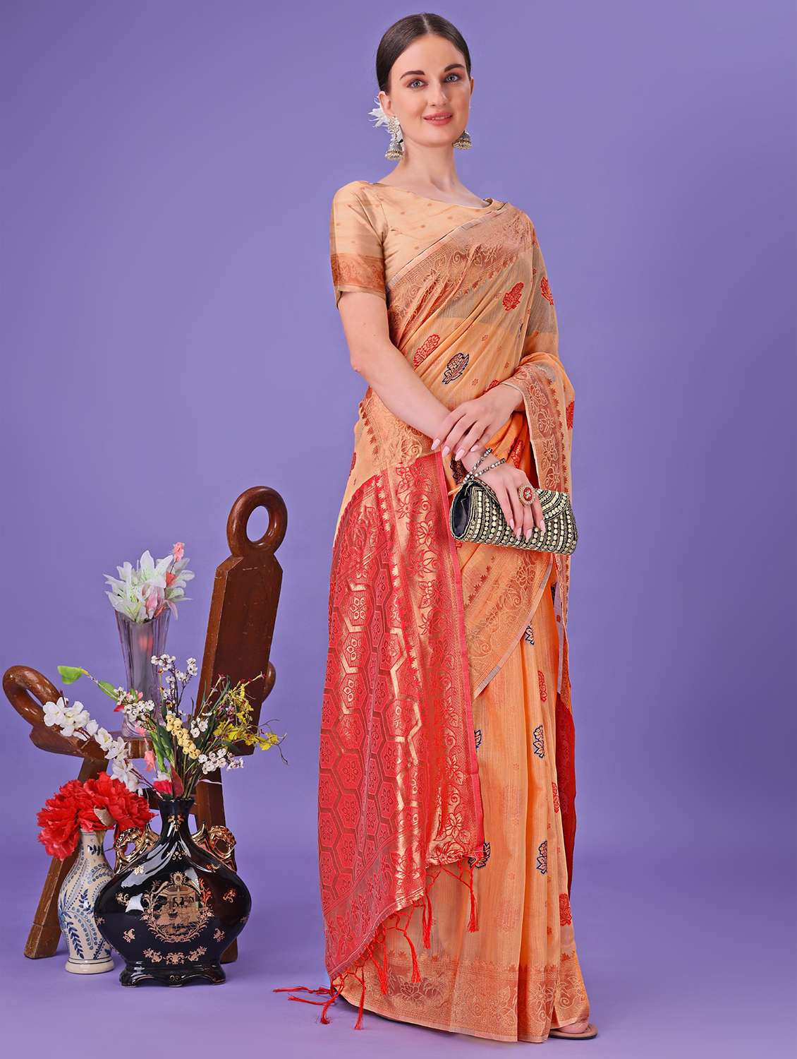 women self design bordered saree with blouse - 21969942 - Standard Image - 2