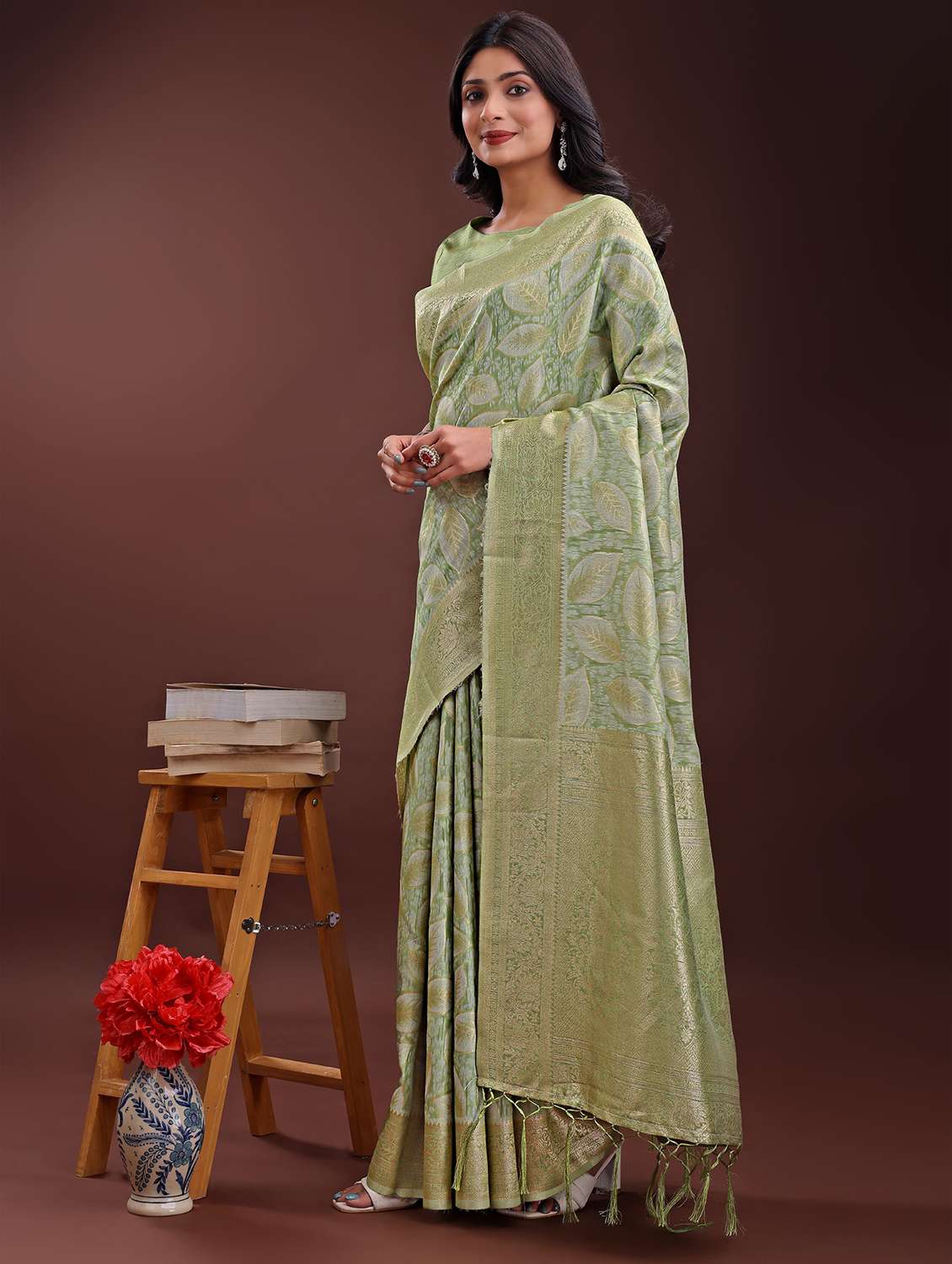 women self design banarasi saree with blouse - 21969952 -  Standard Image - 2