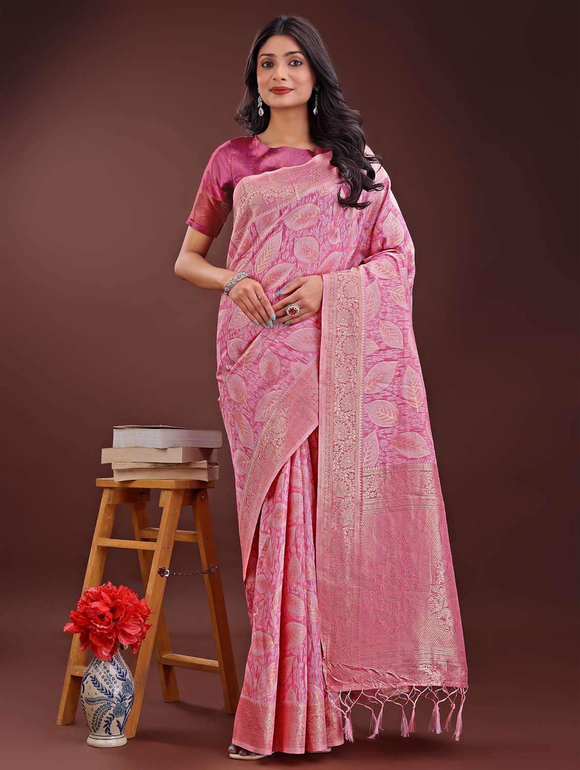 women self design banarasi saree with blouse