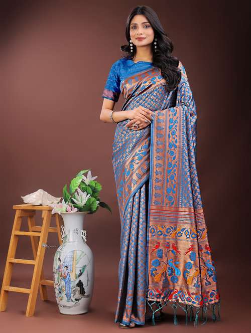 women self design paithani saree with blouse - 21969990 - Standard Image - 0