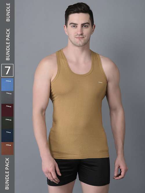 Men Pack Of 7 Solid Scoop Neck Vest