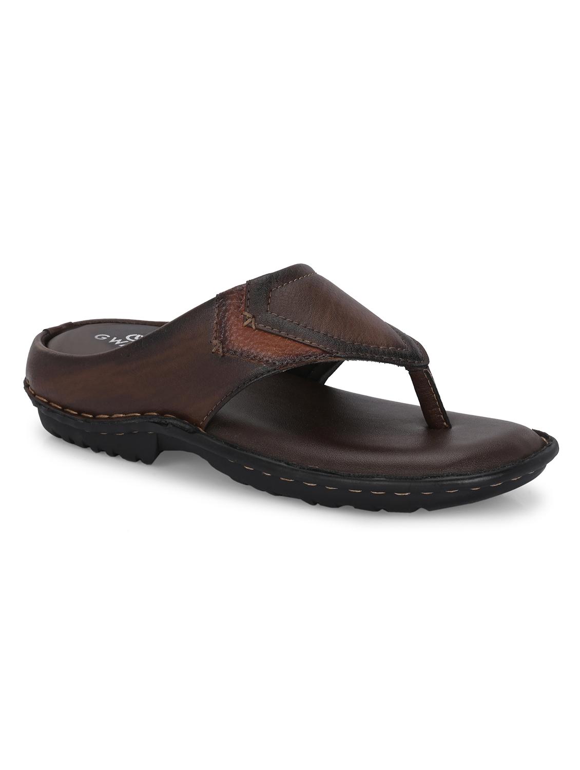 men solid toe separator sandal - 21970422 - Standard Image - 2