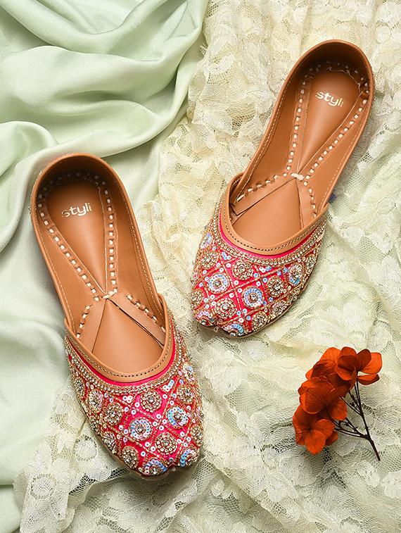 women pink embellished slip on juti - 21970879 -  Zoom Image - 0