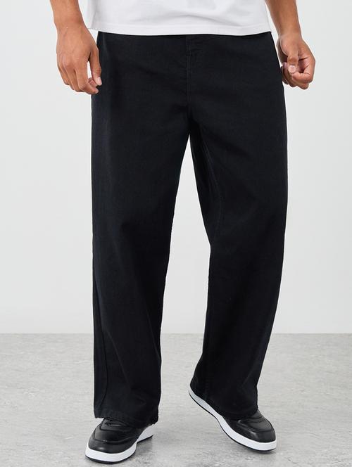 men solid mid rise straight fit jeans - 21970943 -  Standard Image - 0