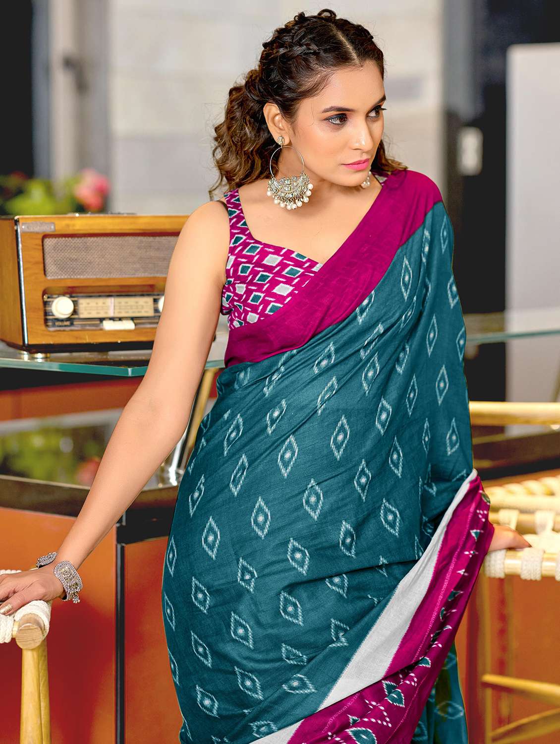 women printed casual wear saree with blouse - 21970971 -  Standard Image - 2