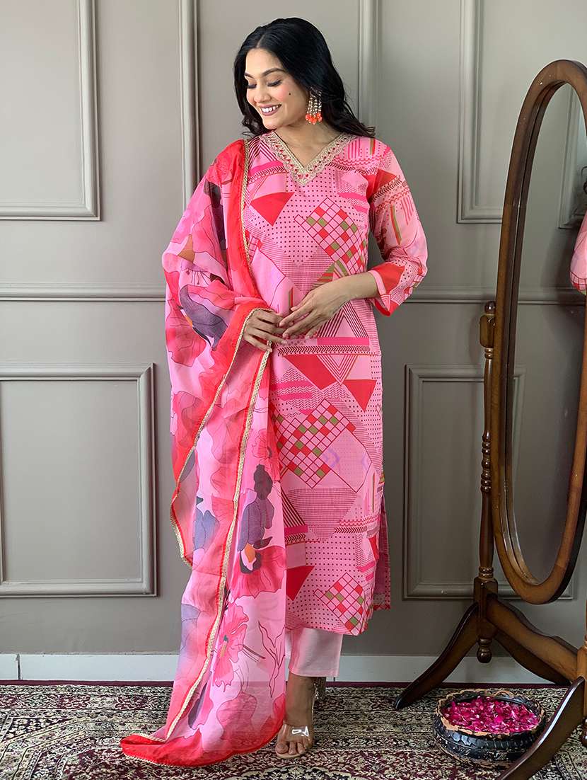 women three quarter sleeve kurta pant with dupatta set - 21971067 - Standard Image - 2