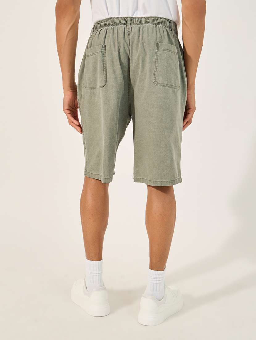 men solid mid rise relaxed fit short - 21971520 -  Standard Image - 2