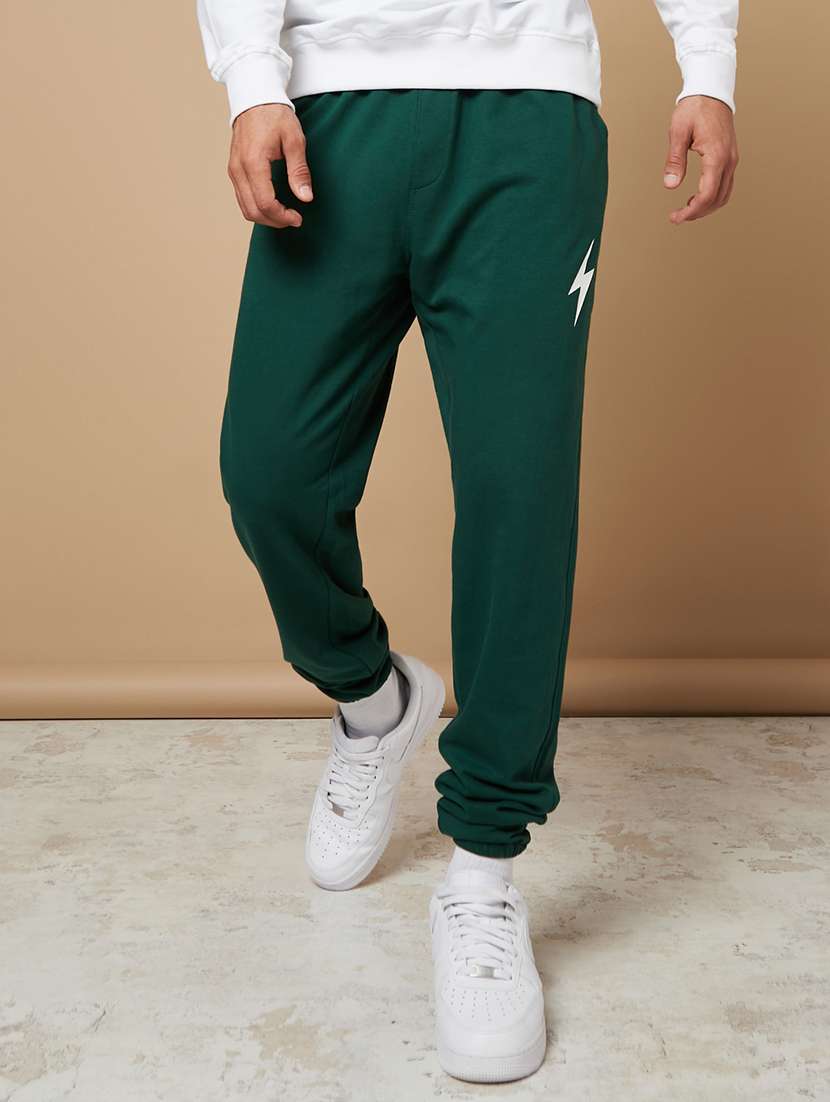 men solid mid rise relaxed fit jogger