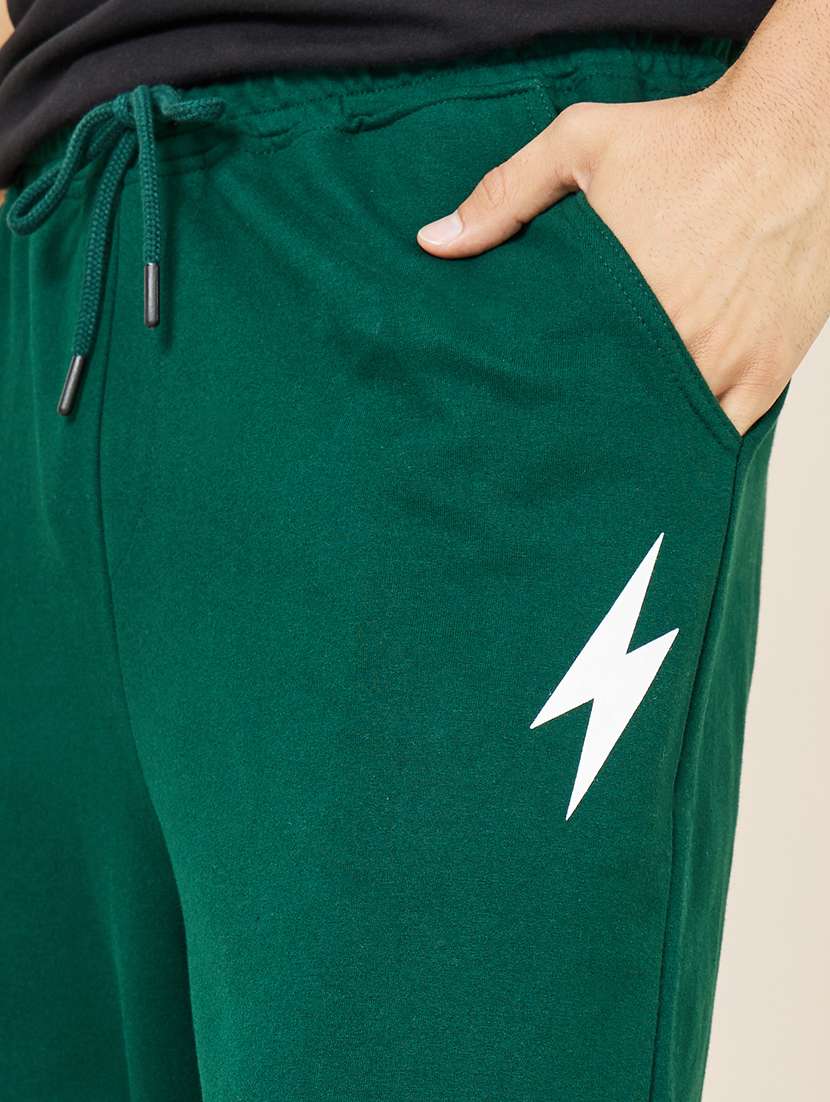 men solid mid rise relaxed fit jogger - 21971570 -  Standard Image - 7