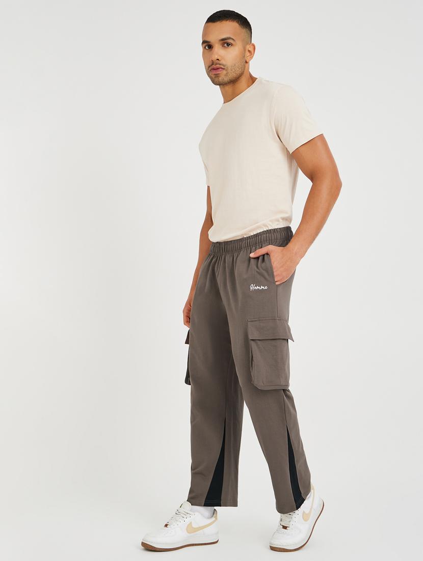 men solid mid rise relaxed fit cargo - 21971736 - Standard Image - 2