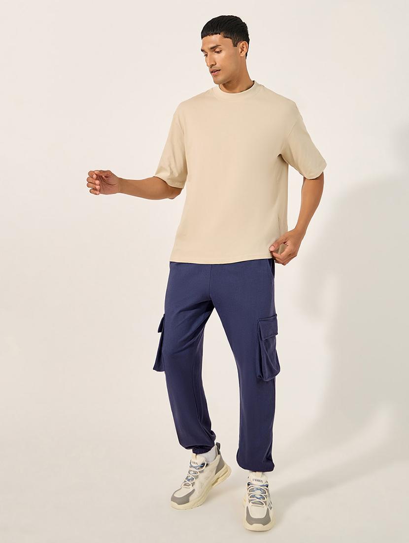 men solid mid rise relaxed fit cargo - 21971745 - Standard Image - 2