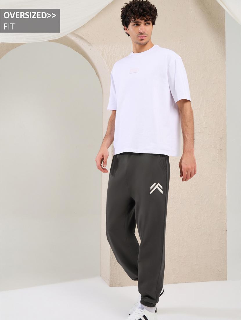 men printed mid rise relaxed fit jogger - 21971766 - Standard Image - 2