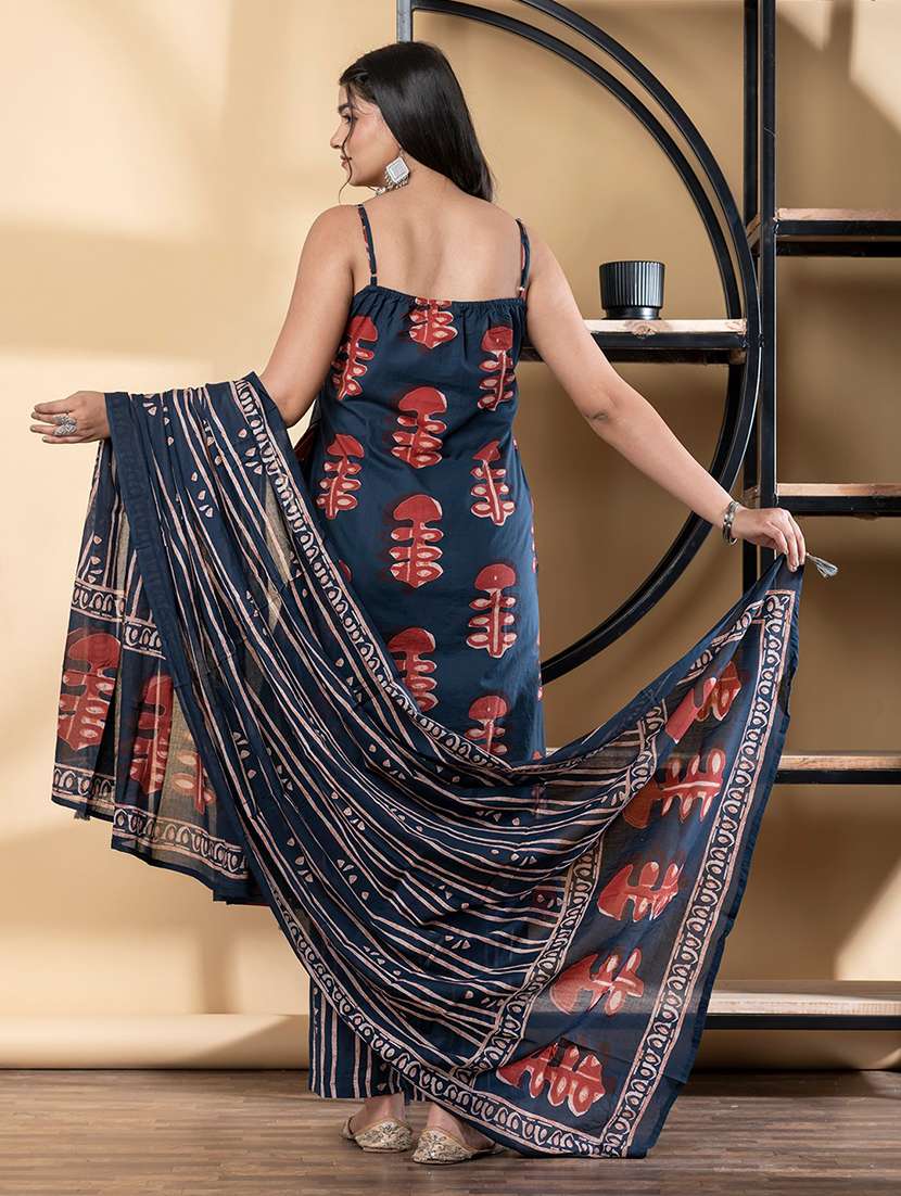 women printed sleeveless kurta pant with dupatta set - 21972310 -  Standard Image - 2