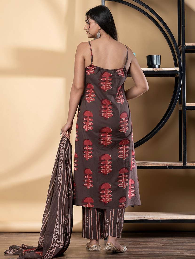 women printed sleeveless kurta pant with dupatta set - 21972311 -  Standard Image - 2