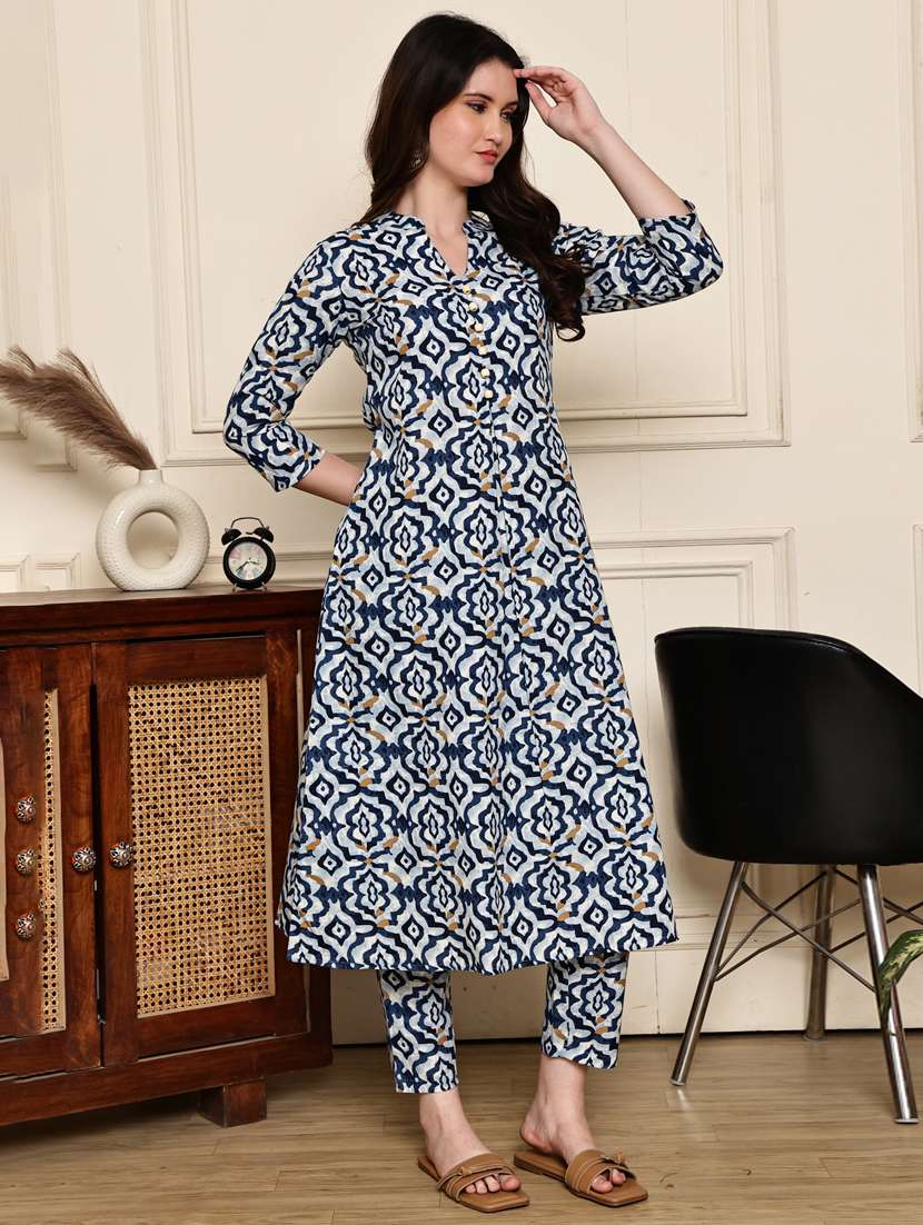 women printed three quarter sleeve kurta pant set - 21972462 -  Standard Image - 2