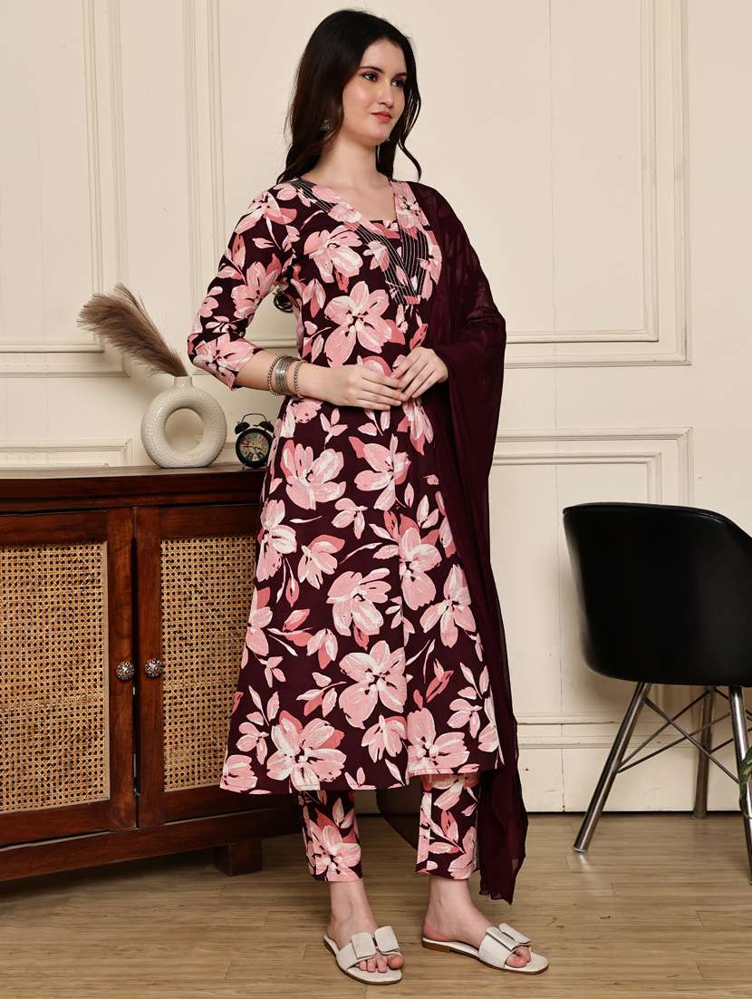 women three quarter sleeve kurta pant with dupatta set - 21972464 -  Standard Image - 2