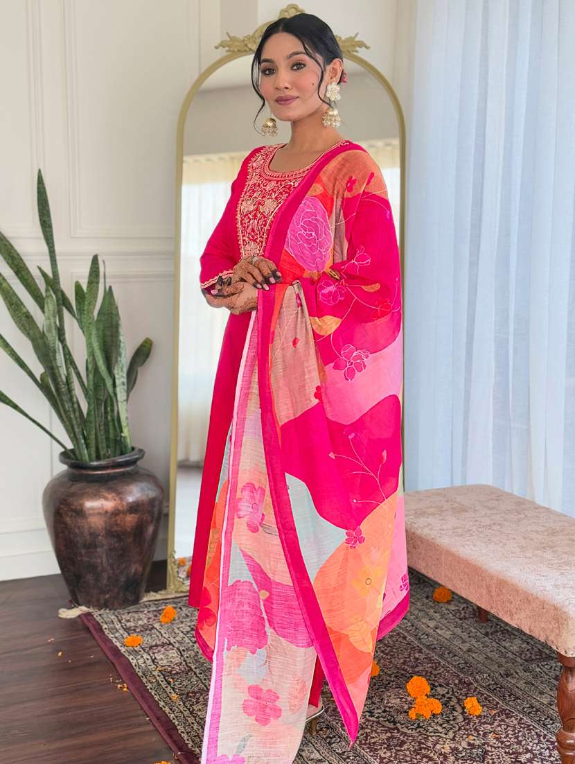 women three quarter sleeve kurta pant with dupatta set - 21972538 - Standard Image - 2