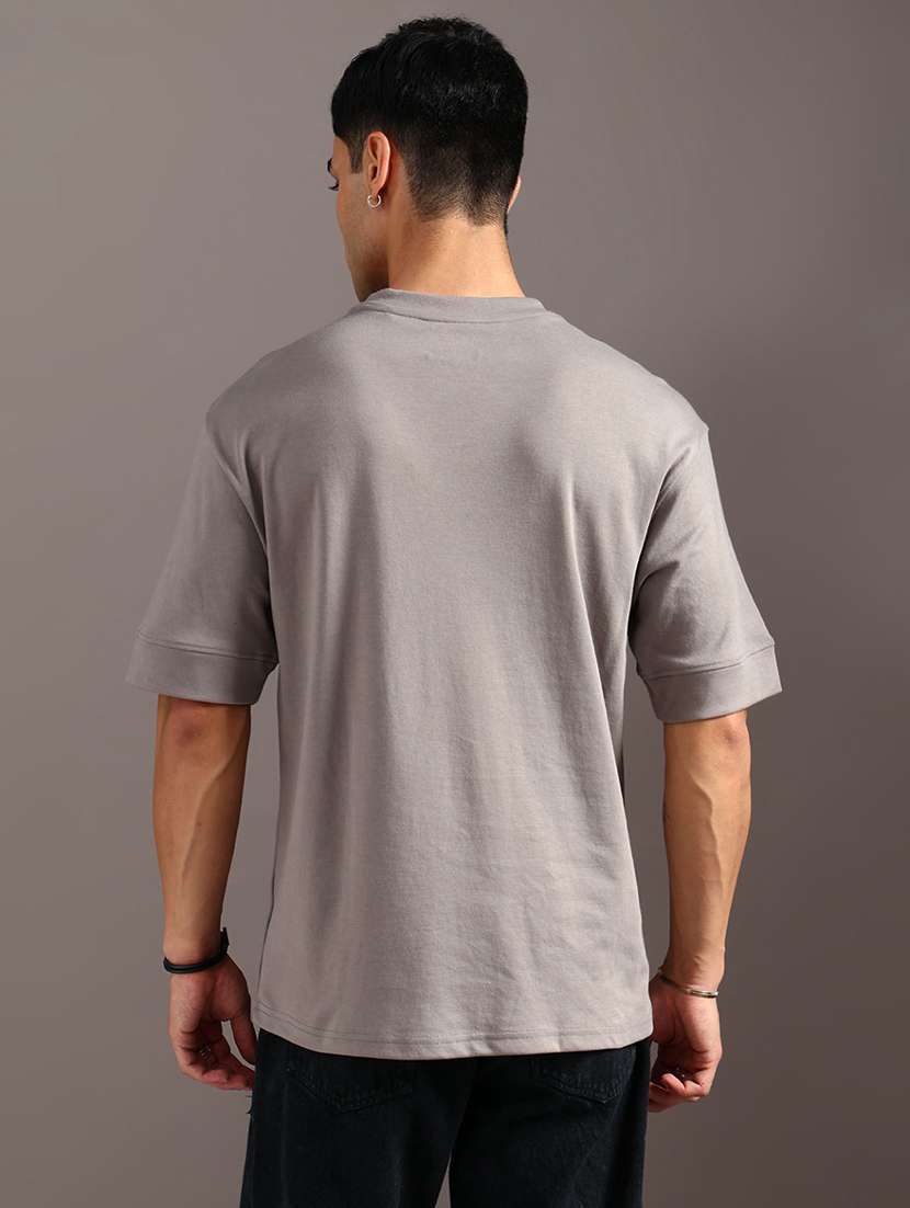 Men Solid Short Sleeve Loose Fit T-shirt - 21972935 -  Standard Image - 2
