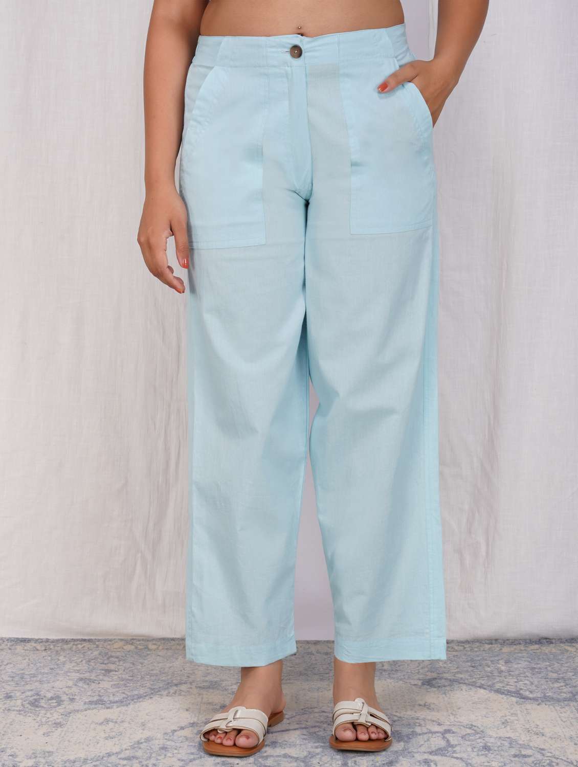 women solid mid rise straight fit trouser