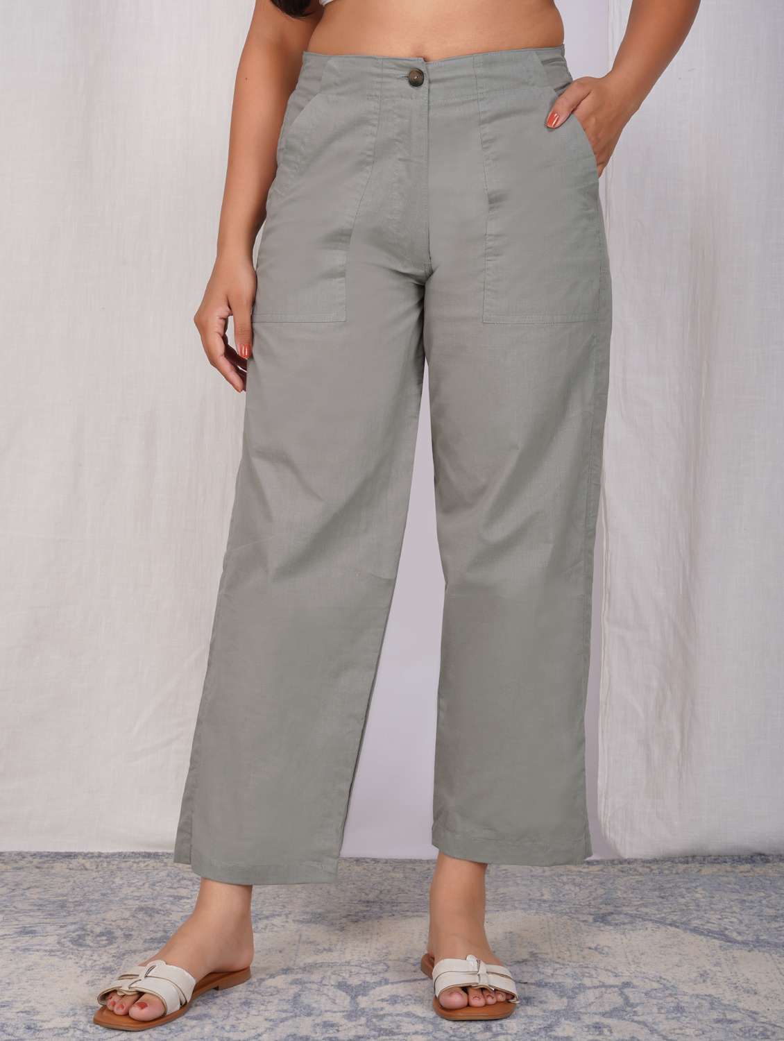 women solid mid rise straight fit trouser