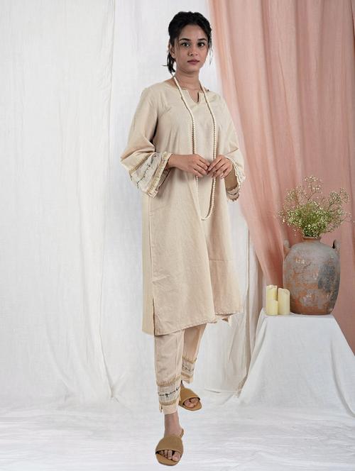 women solid with work long sleeve a-line kurta - 21974972 -  Standard Image - 0