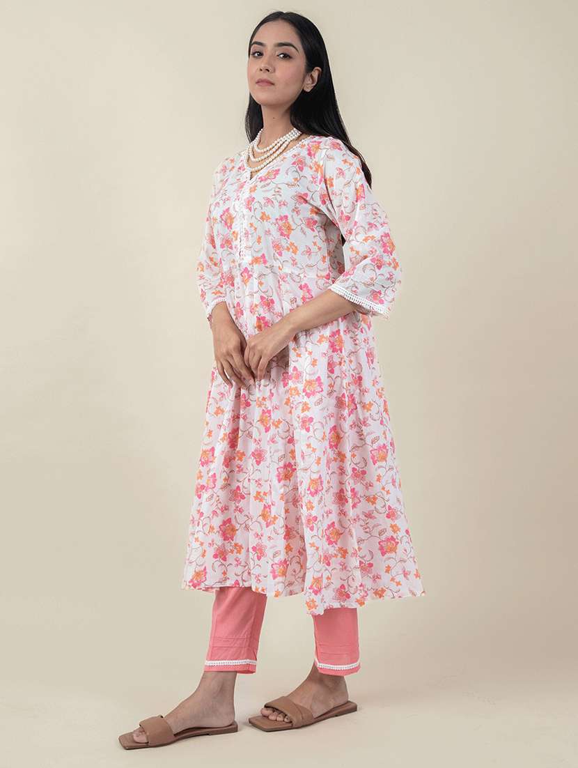 women floral three quarter sleeve kurta pant set - 21975129 -  Standard Image - 2