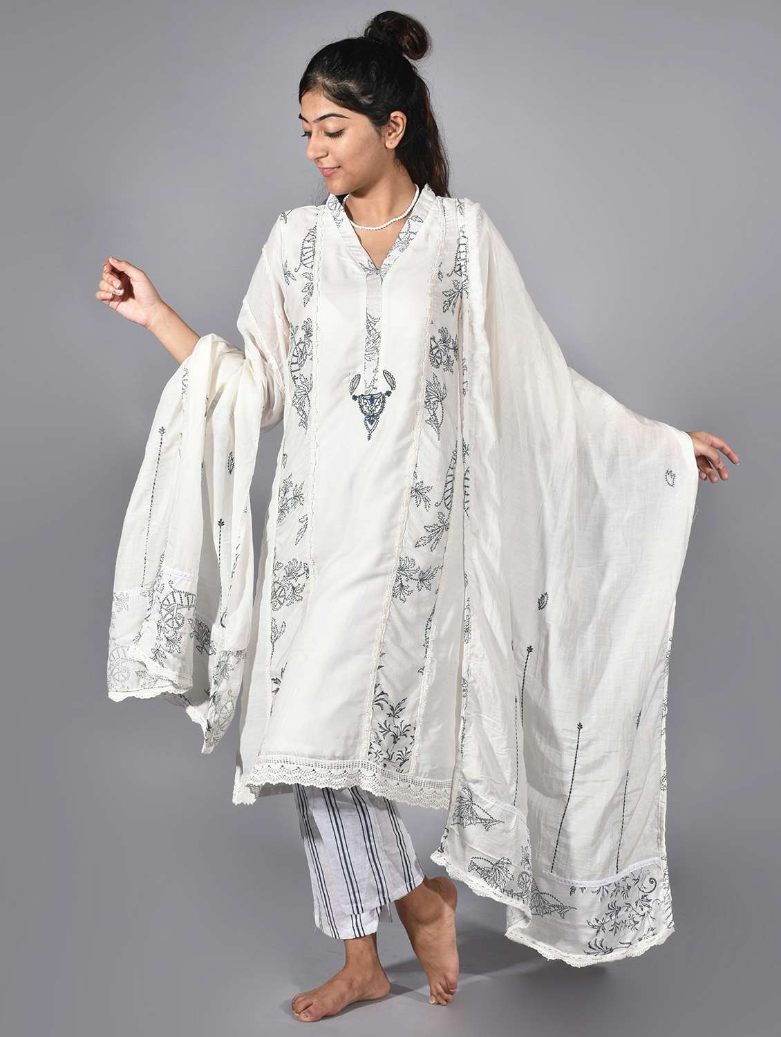 women three quarter sleeve kurta pant with dupatta set - 21975146 -  Standard Image - 2