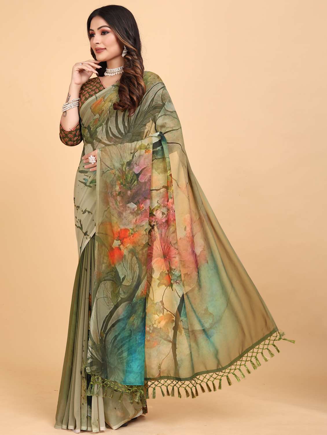 women floral printed saree with blouse - 21975252 - Standard Image - 2