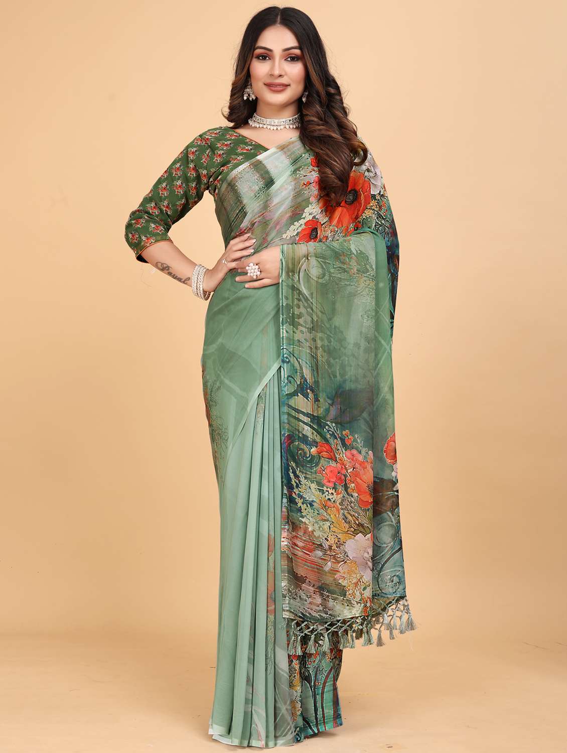 women floral printed saree with blouse - 21975258 - Zoom Image - 0