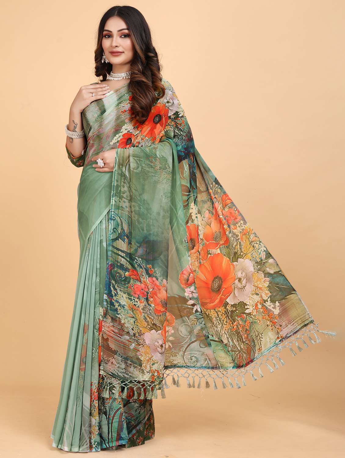 women floral printed saree with blouse - 21975258 - Standard Image - 2