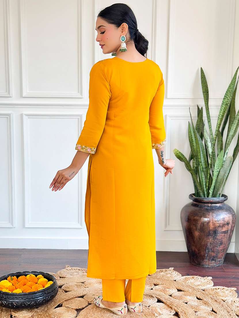 women three quarter sleeve kurta pant with dupatta set - 21975557 -  Standard Image - 2