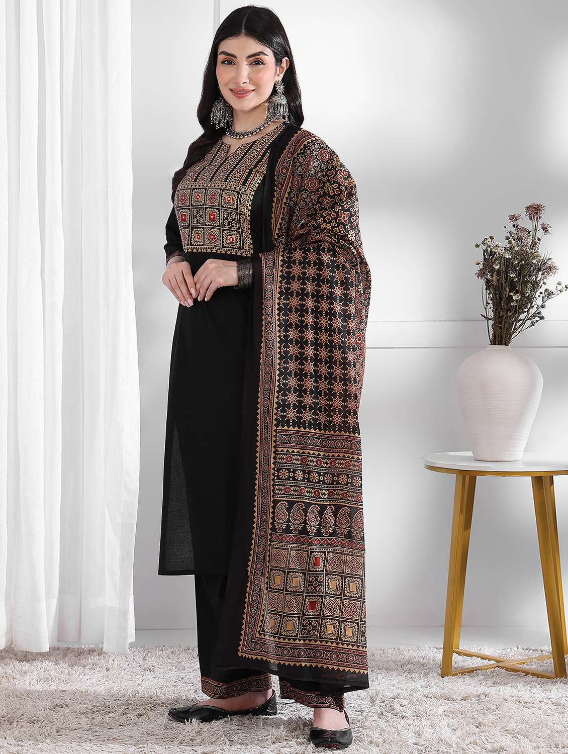 women three quarter sleeve kurta palazzo with dupatta set - 21975799 -  Standard Image - 2
