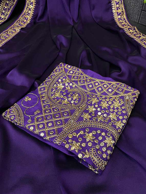 Women Solid With Bordered Saree With Blouse