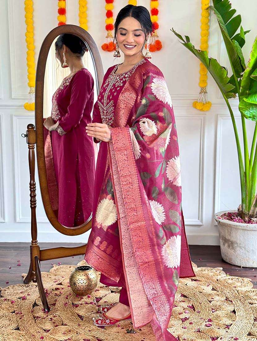 women three quarter sleeve kurta pant with dupatta set - 21976515 - Standard Image - 2