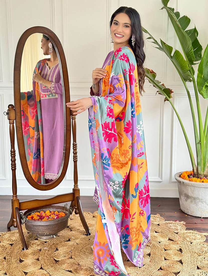 women three quarter sleeve kurta pant with dupatta set - 21976527 - Standard Image - 2