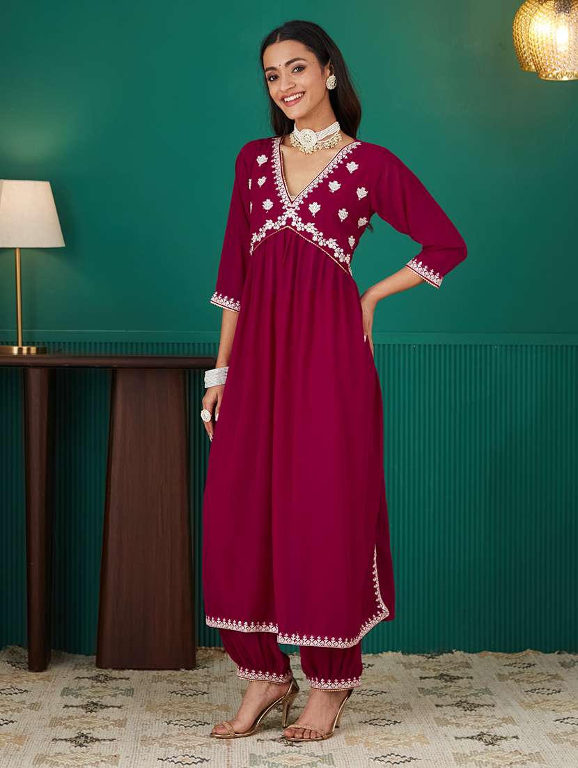 women three quarter sleeve kurta pant with dupatta set - 21976668 -  Standard Image - 2